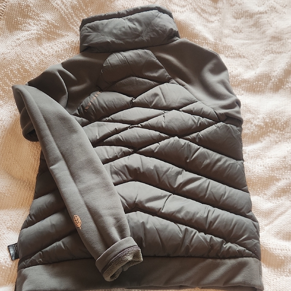 Gray Puffer Jacket With High Collar - image 3